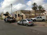 بالصور: البدء بترميم الكنيس اليهودي في حي الواحة الخضراء بمدينة اللد